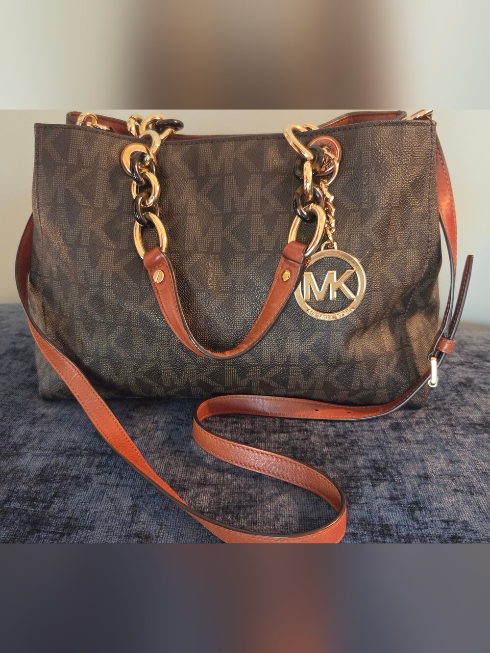 ✨ Gorgeous Michael Kors Cynthia Medium Satchel ✨